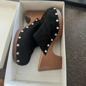 Wonderly Axel Slip on Heels